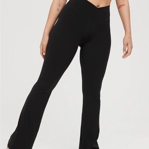 Aerie Offline crossover flare leggings (short length)